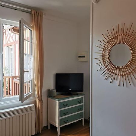 Studio Chic, Hyper Centre, 4 Minutes De La Plage Кабур Экстерьер фото